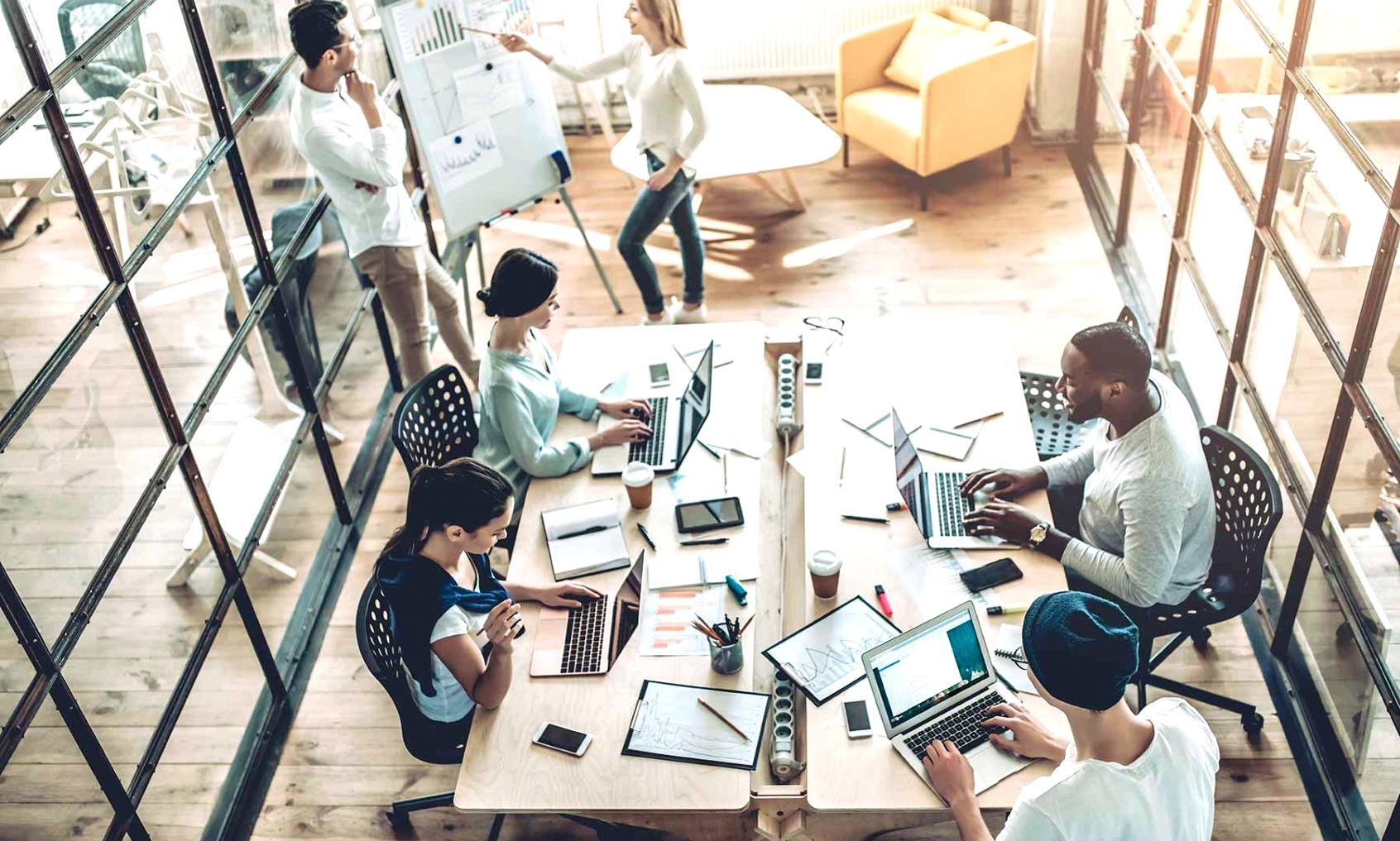 Espacio de trabajo con herramientas de SEO técnico